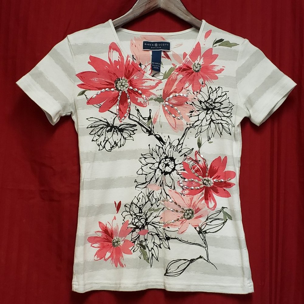 Petite size Karen Scott Short Sleeve Floral Print T-Shirt.